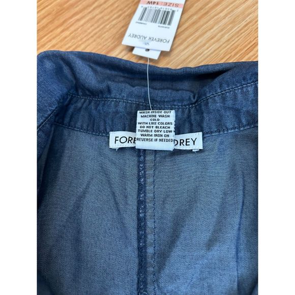 New with Tags Forever Audrey Sleeveless Plus Size Chambray Blouse size 14W C25 - Picture 7 of 7